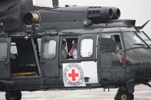 Helicoptero cruz Roja y Piedad Cordoba