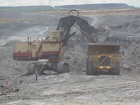 Retroescavadora de carbon 2