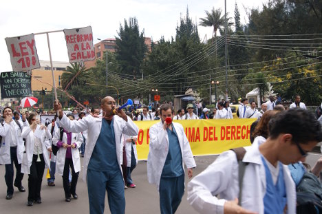 Marcha de médicos y estudiantes de medicina