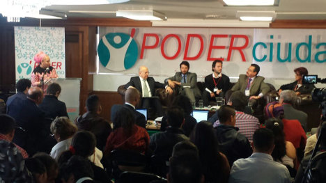 Carlos Lozano Guillen en Panel