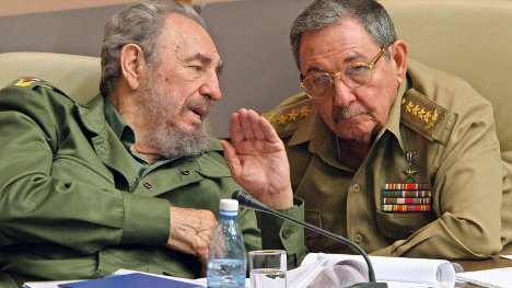 Fidel y Raul Castro-3