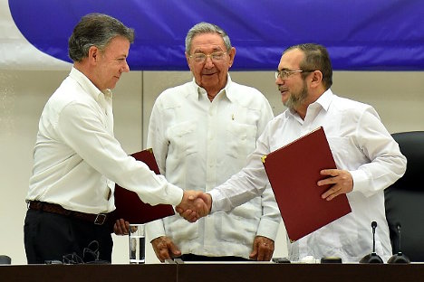 firma_acuerdo_fin_conflicto-juan_david_tena_600