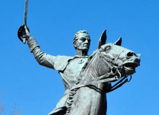 Bajo la estela del Libertador