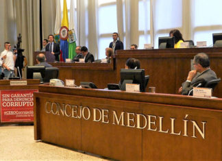 En Medellín, los ratones cuidando el queso