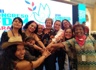 ¡Mujeres del mundo, unidas!