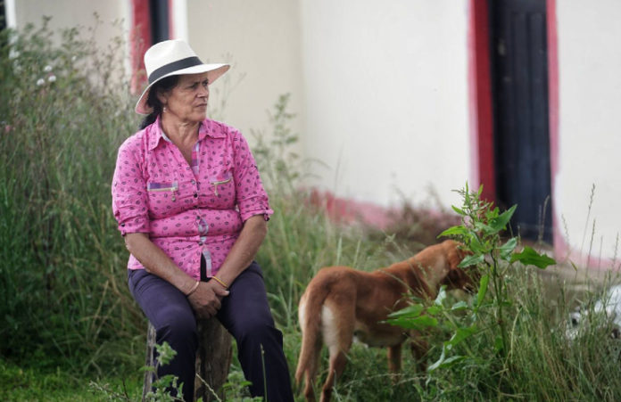 Campesina en finca La Granada