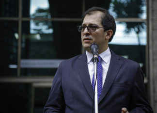 Barbosa: débil ante los paramilitares, fuerte contra el pueblo