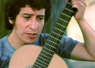 Víctor Jara, inmolado hace 50 años